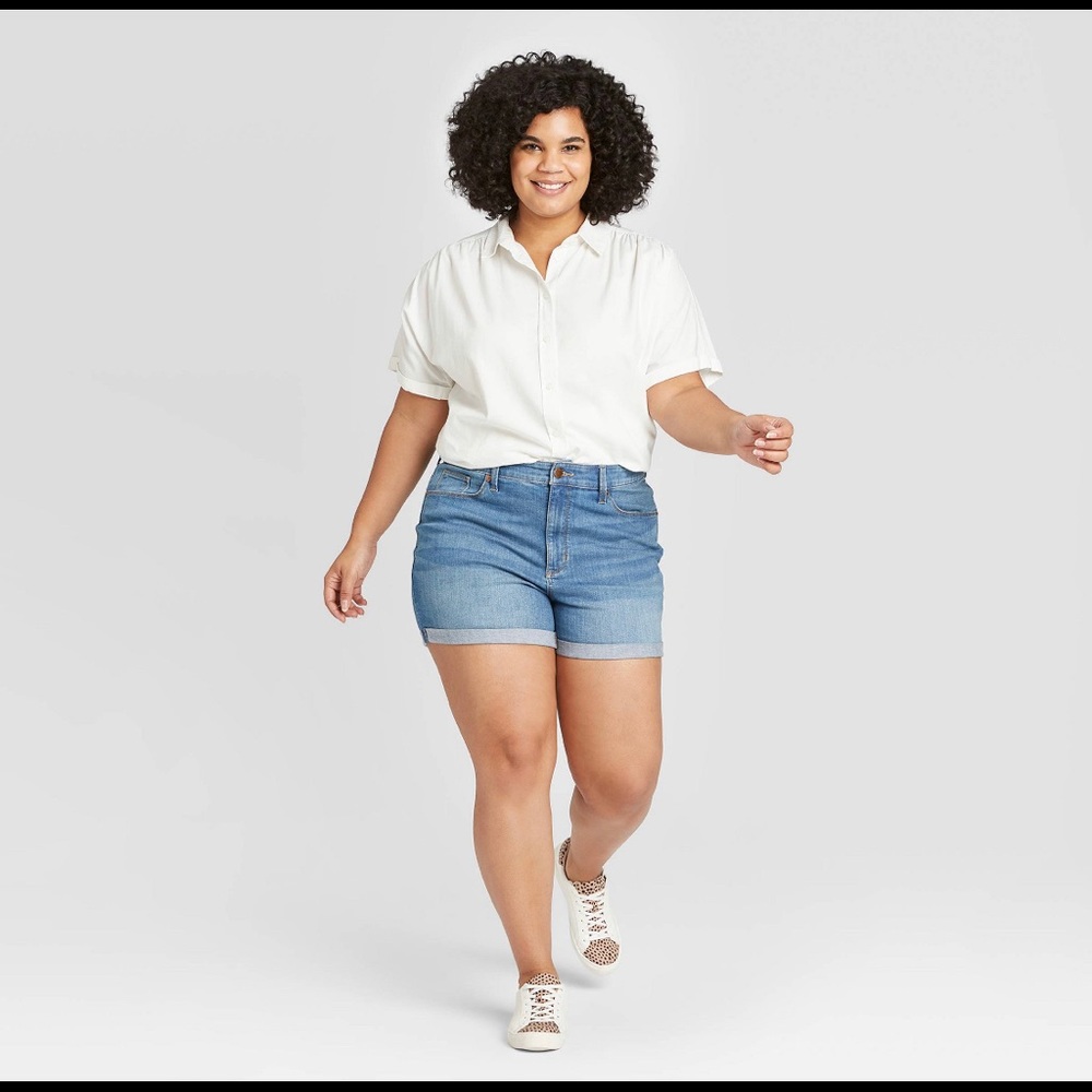 NWT Plus Size Hi Rise Denim Jean Shorts 18W